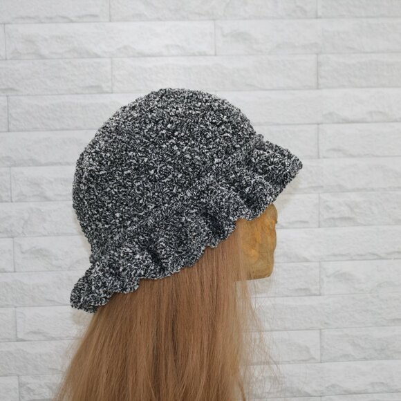 HAND CRAFTED Hat Crochet Bucket Chenille Winter Medium Ruffle Grey Marled - Picture 4 of 12